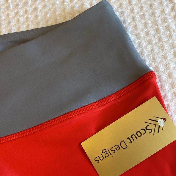 NEW! $78 SCOUT DESIGNS Size LARGE Red Leggings Yellow Gray Chevron Stripes - Picture 11 of 16